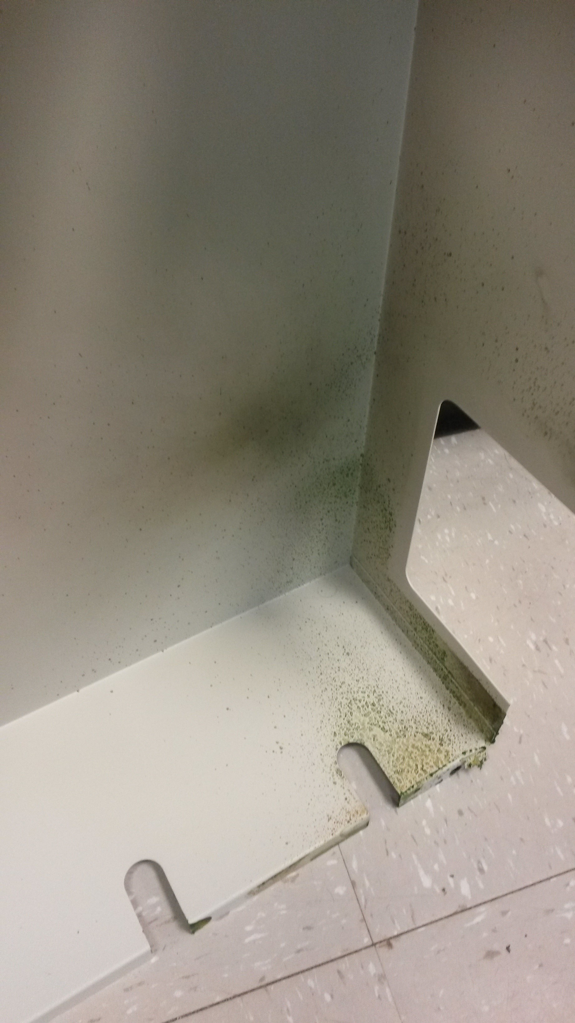 Ar_glove_box_-_Burn_mark_and_spray_in_cover.jpg