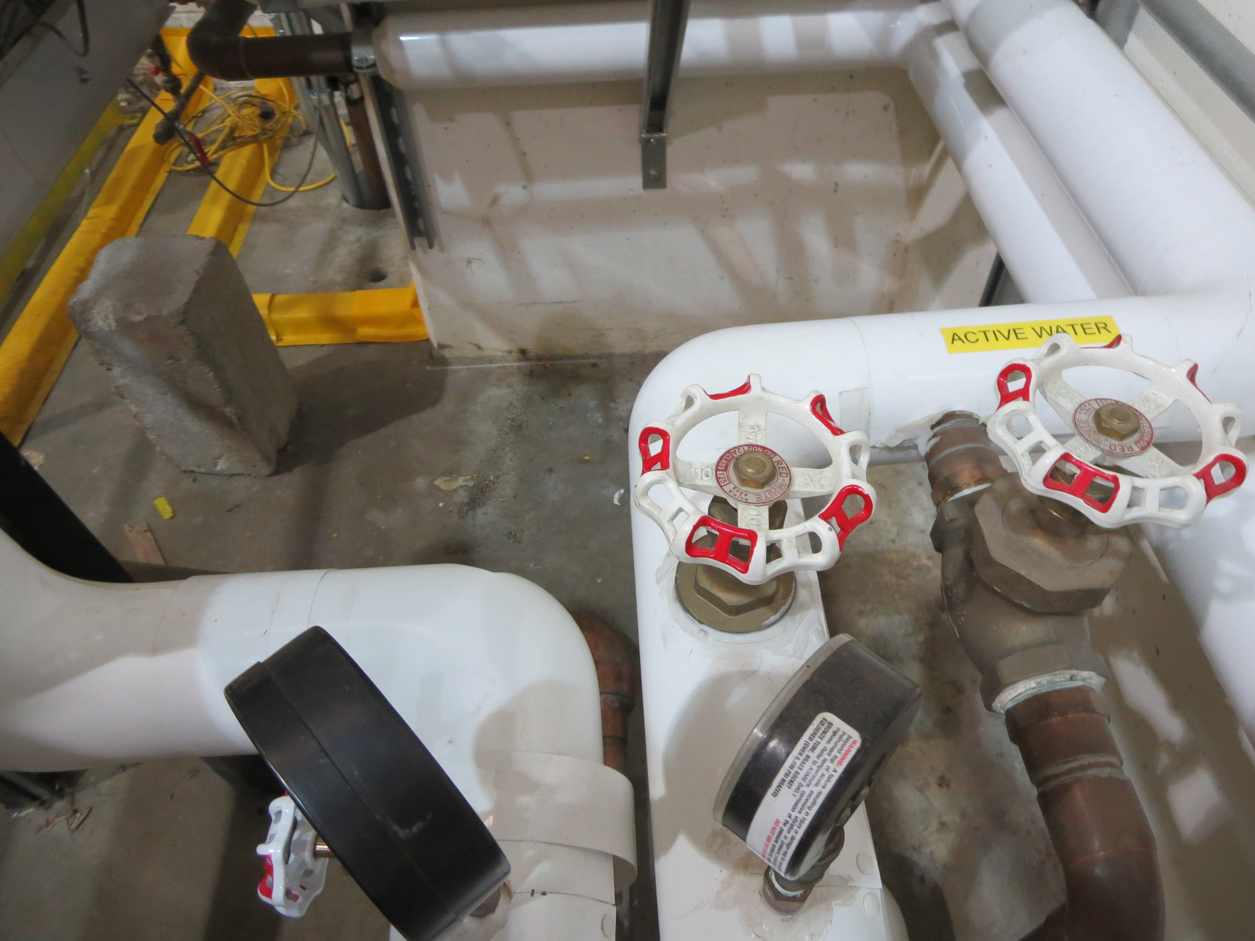 TCS_return_line_closed_valves_002.JPG