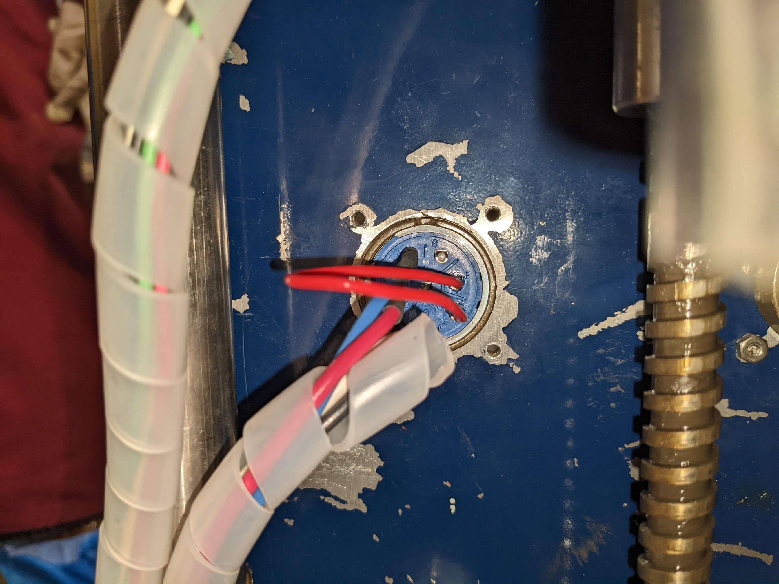 T2-MK1_prof_mon_connector_-_rear_-_after_fix.jpg